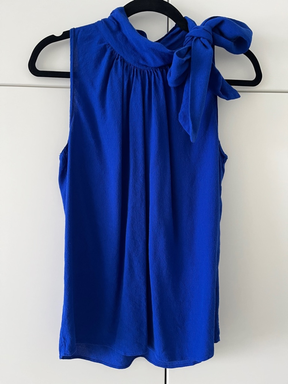 Ann Taylor Sleeveless Tie-Neck Blouse in Cobalt Blue